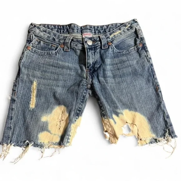 True Religion Distressed Jean Shorts 28 | Rare Embroidered Patchwork Y2K Denim - Picture 2 of 8